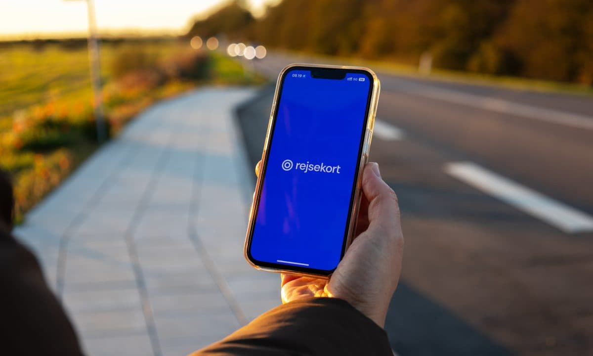 Med Rejsekort-appen kan du rejse med bus, tog, metro og letbane  hero image